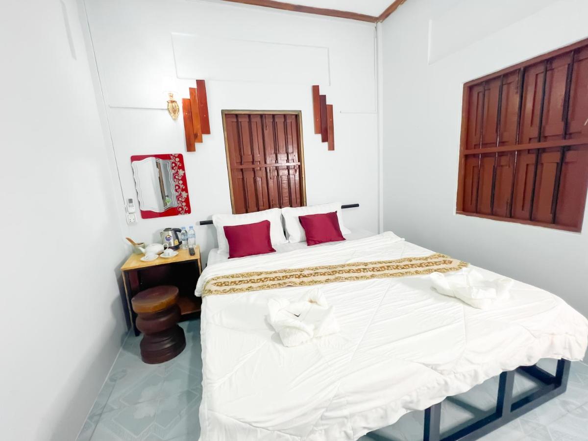 Lotus Blanc Homestay Battambang Eksteriør billede